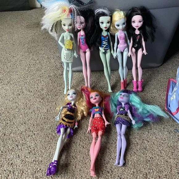 Y2K Monster High & Ever After High Dolls 8 PCs Lot Girl Toy Collection Fun Goth - Picture 1 of 4